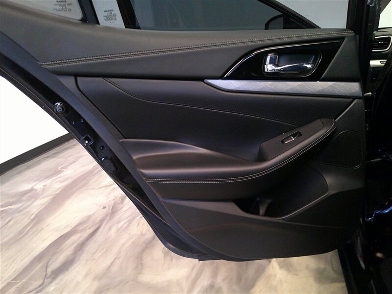 2016 Nissan Maxima SL photo 38