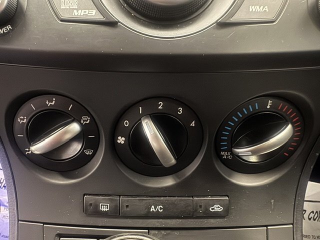 2012 Mazda Mazda3 i Grand Touring - Photo 18 - Spencerport, NY 14559