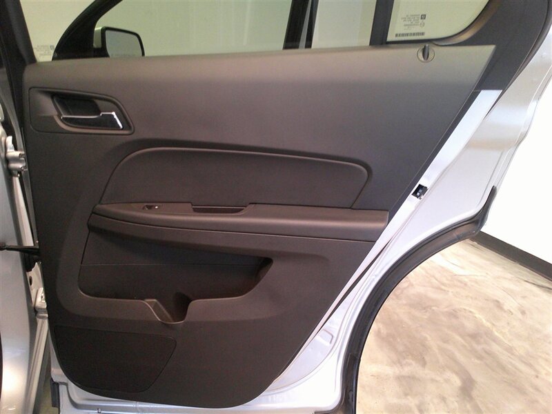 2017 Chevrolet Equinox LT - Photo 37 - Spencerport, NY 14559