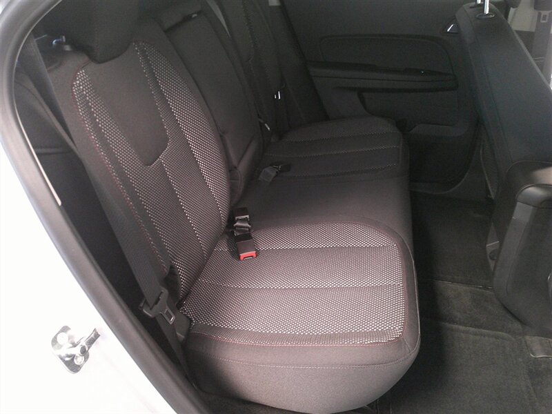 2017 Chevrolet Equinox LT - Photo 30 - Spencerport, NY 14559