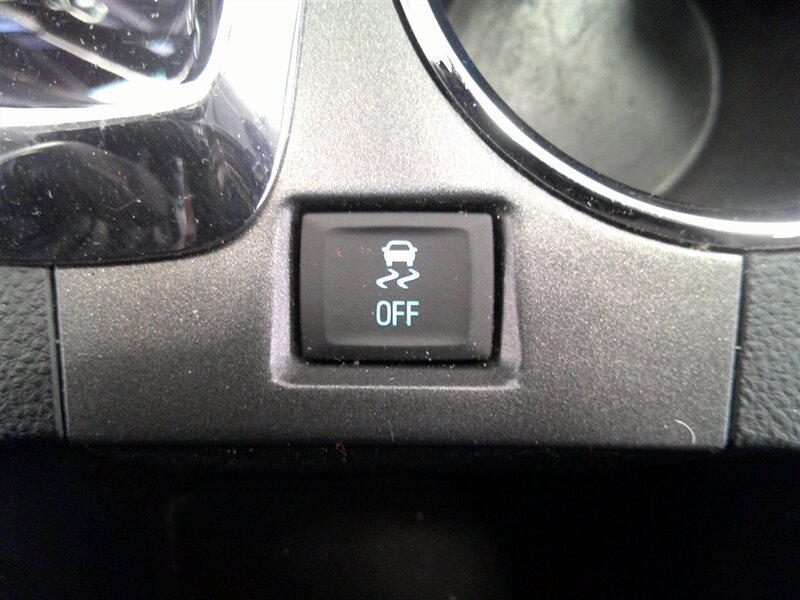 2017 Chevrolet Equinox LT - Photo 23 - Spencerport, NY 14559