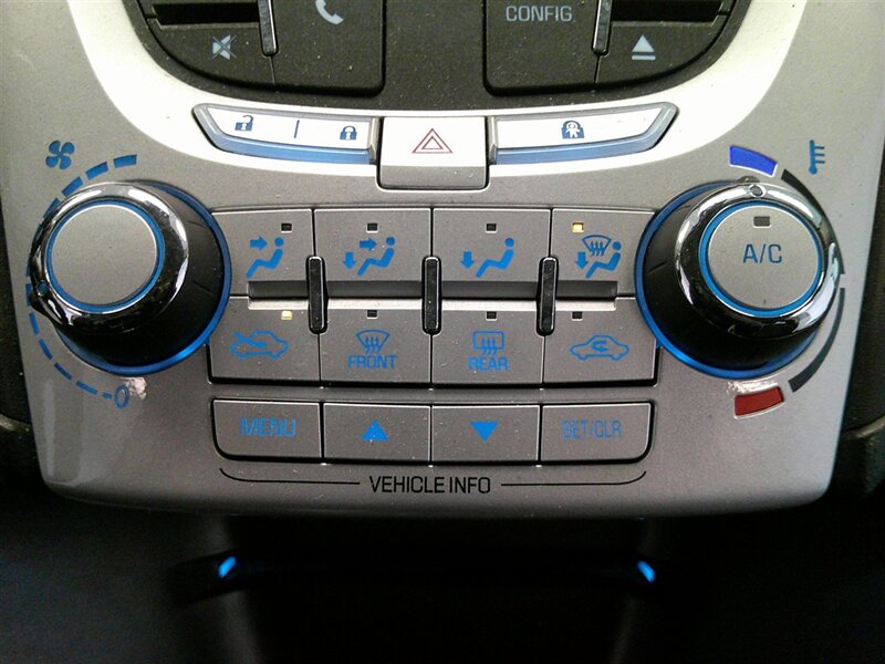 2017 Chevrolet Equinox LT - Photo 18 - Spencerport, NY 14559