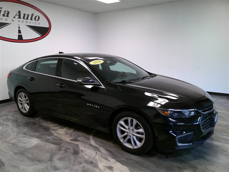 2016 Chevrolet Malibu LT - Photo 4 - Spencerport, NY 14559