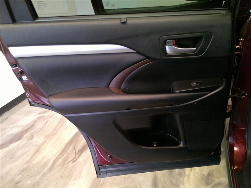 2017 Toyota Highlander XLE - Photo 38 - Spencerport, NY 14559