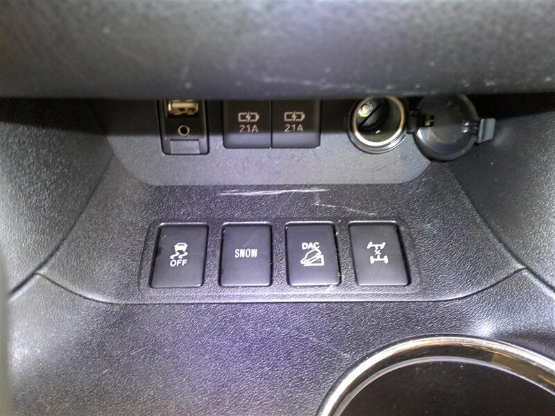 2017 Toyota Highlander XLE - Photo 19 - Spencerport, NY 14559