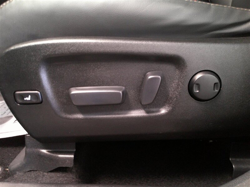 2017 Toyota Highlander XLE - Photo 24 - Spencerport, NY 14559