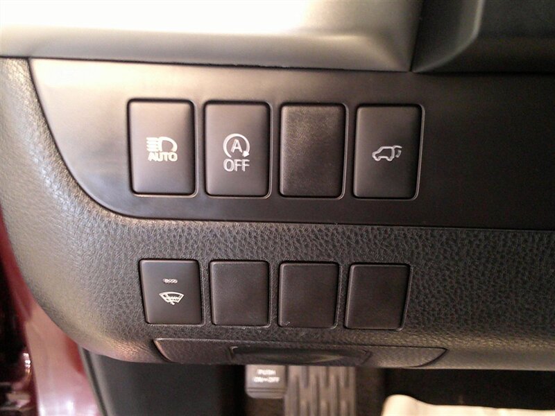 2017 Toyota Highlander XLE - Photo 20 - Spencerport, NY 14559