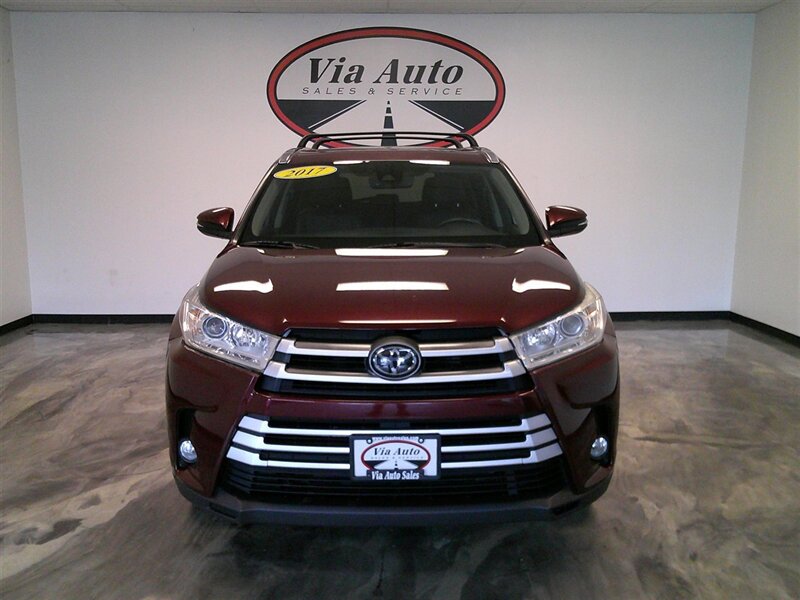 2017 Toyota Highlander XLE - Photo 3 - Spencerport, NY 14559