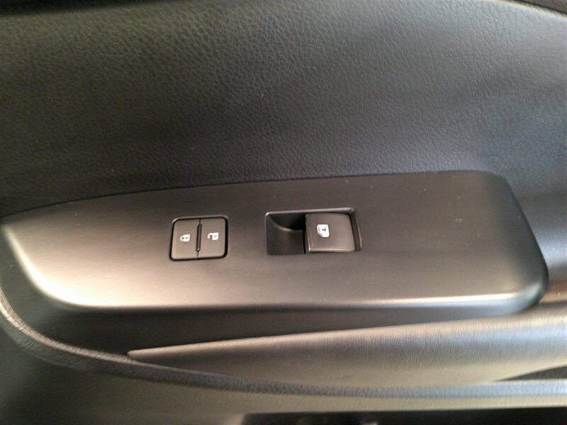 2017 Toyota Highlander XLE - Photo 37 - Spencerport, NY 14559