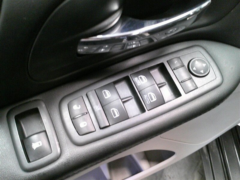 2016 Dodge Grand Caravan SXT - Photo 18 - Spencerport, NY 14559