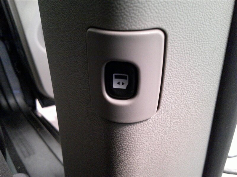 2016 Dodge Grand Caravan SXT - Photo 9 - Spencerport, NY 14559