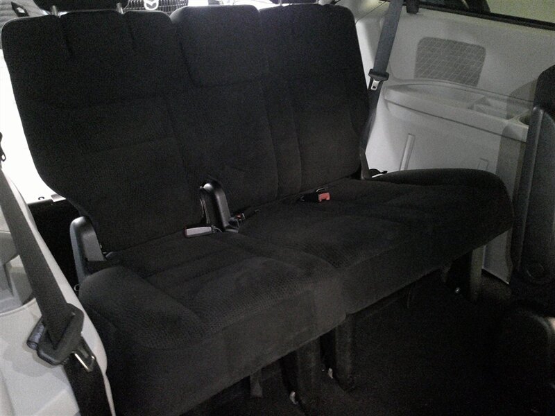 2016 Dodge Grand Caravan SXT - Photo 14 - Spencerport, NY 14559