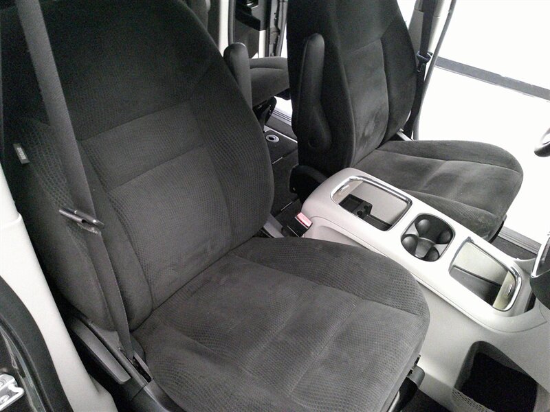 2016 Dodge Grand Caravan SXT - Photo 8 - Spencerport, NY 14559