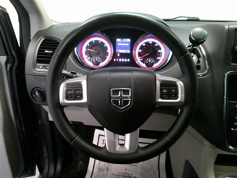 2016 Dodge Grand Caravan SXT - Photo 3 - Spencerport, NY 14559