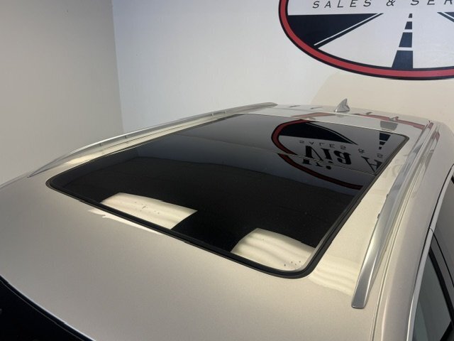 2019 Cadillac XT5 Luxury - Photo 2 - Spencerport, NY 14559