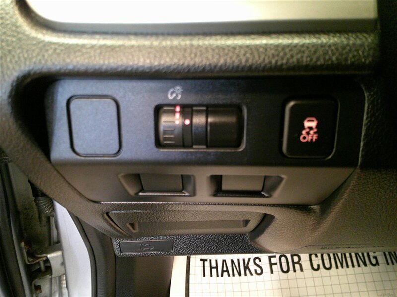 2013 Subaru Impreza 2.0i Premium - Photo 21 - Spencerport, NY 14559