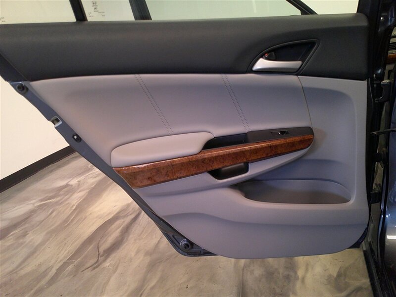 2012 Honda Accord EX-L V6 - Photo 39 - Spencerport, NY 14559