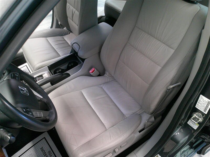 2012 Honda Accord EX-L V6 - Photo 25 - Spencerport, NY 14559