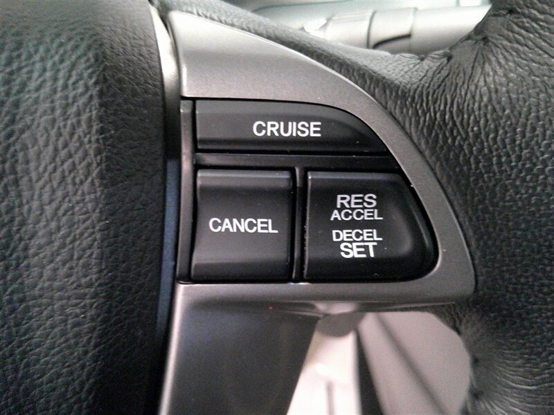 2012 Honda Accord EX-L V6 - Photo 16 - Spencerport, NY 14559