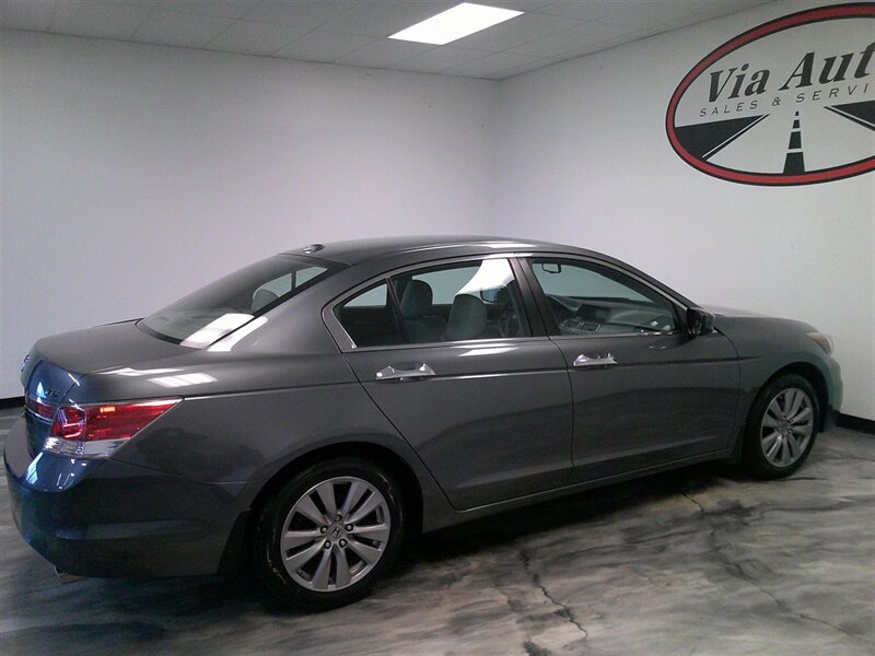 2012 Honda Accord EX-L V6 - Photo 8 - Spencerport, NY 14559
