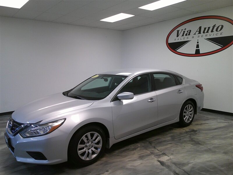 2018 Nissan Altima 2.5 S - Photo 5 - Spencerport, NY 14559