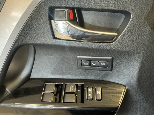 2018 Toyota RAV4 Limited - Photo 37 - Spencerport, NY 14559