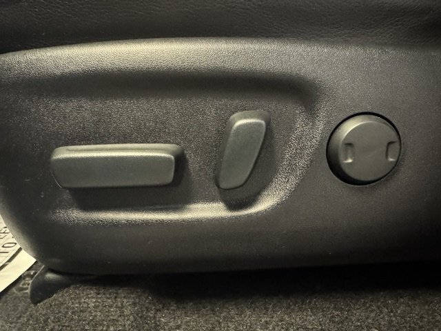 2018 Toyota RAV4 Limited - Photo 31 - Spencerport, NY 14559