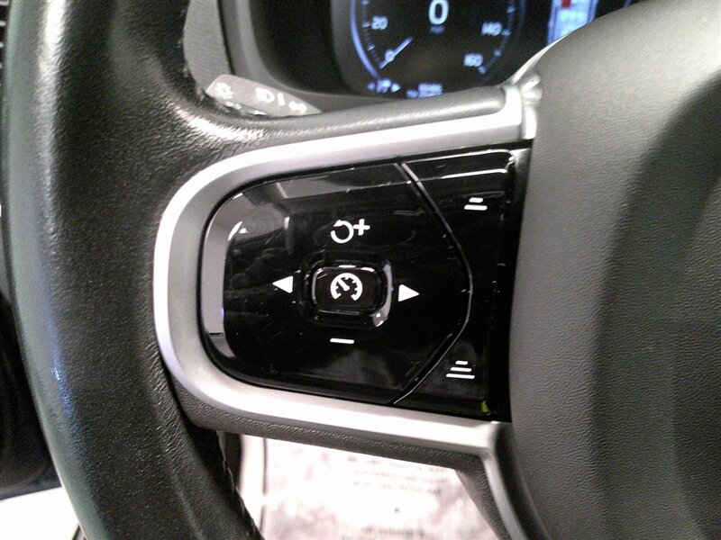 2020 Volvo XC90 T6 Momentum 7-Passen - Photo 16 - Spencerport, NY 14559