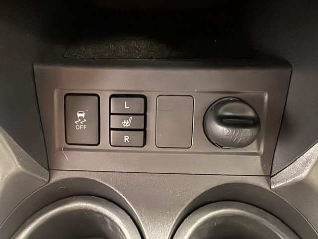 2011 Toyota RAV4 Limited - Photo 26 - Spencerport, NY 14559