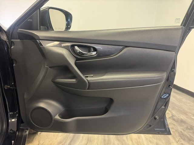 2018 Nissan Rogue SV - Photo 32 - Spencerport, NY 14559