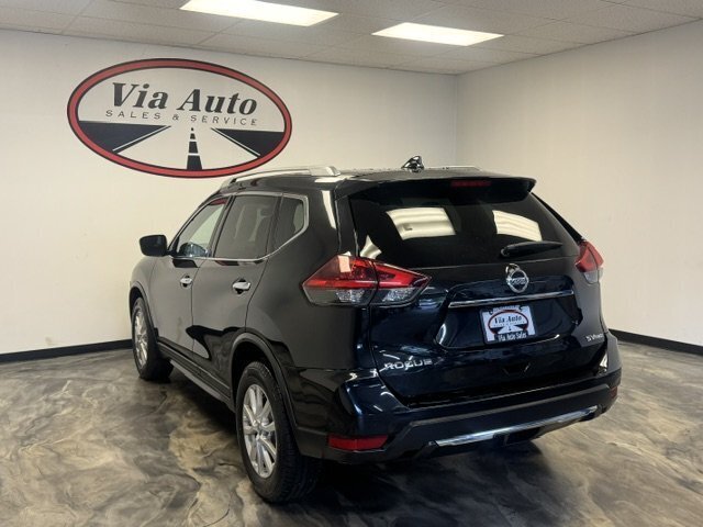 2018 Nissan Rogue SV - Photo 11 - Spencerport, NY 14559