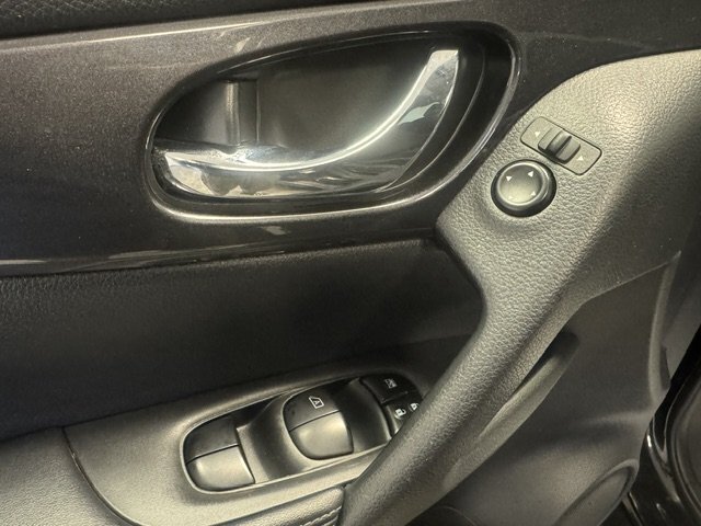 2018 Nissan Rogue SV - Photo 31 - Spencerport, NY 14559