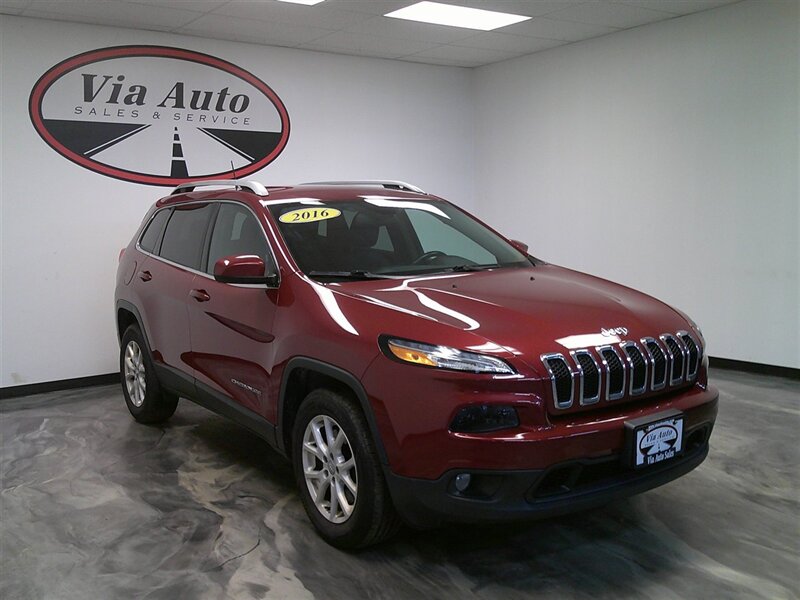 2016 Jeep Cherokee Latitude   - Photo 1 - Spencerport, NY 14559