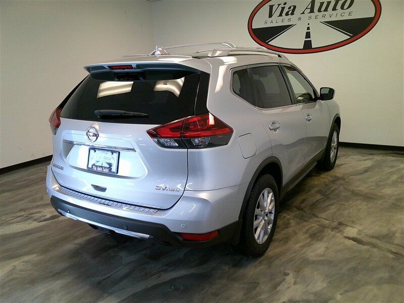 2019 Nissan Rogue SV - Photo 9 - Spencerport, NY 14559