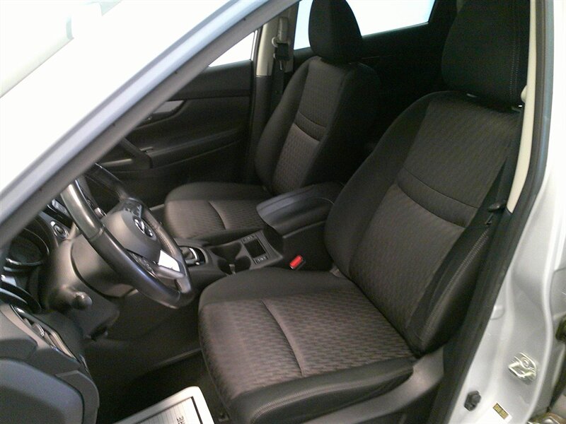 2019 Nissan Rogue SV - Photo 29 - Spencerport, NY 14559