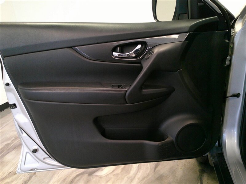 2019 Nissan Rogue SV - Photo 32 - Spencerport, NY 14559