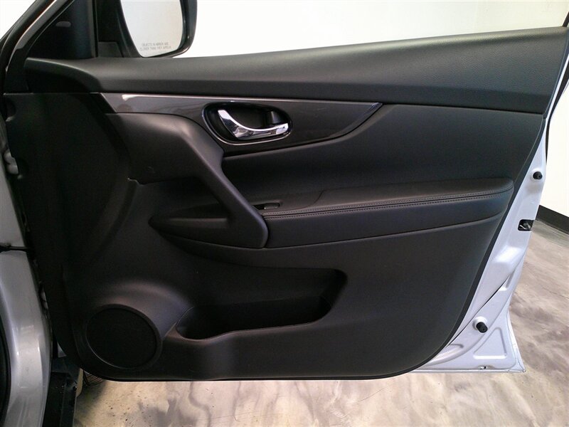 2019 Nissan Rogue SV - Photo 35 - Spencerport, NY 14559