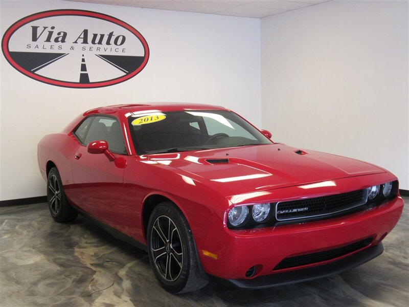 2013 Dodge Challenger SXT   - Photo 1 - Spencerport, NY 14559