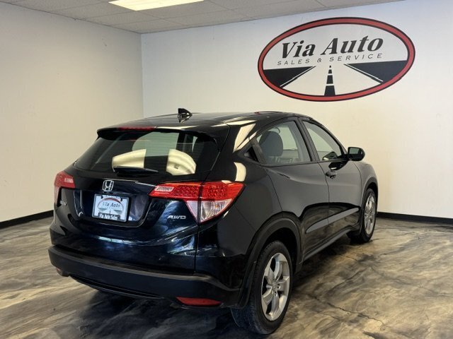 2017 Honda HR-V LX - Photo 6 - Spencerport, NY 14559