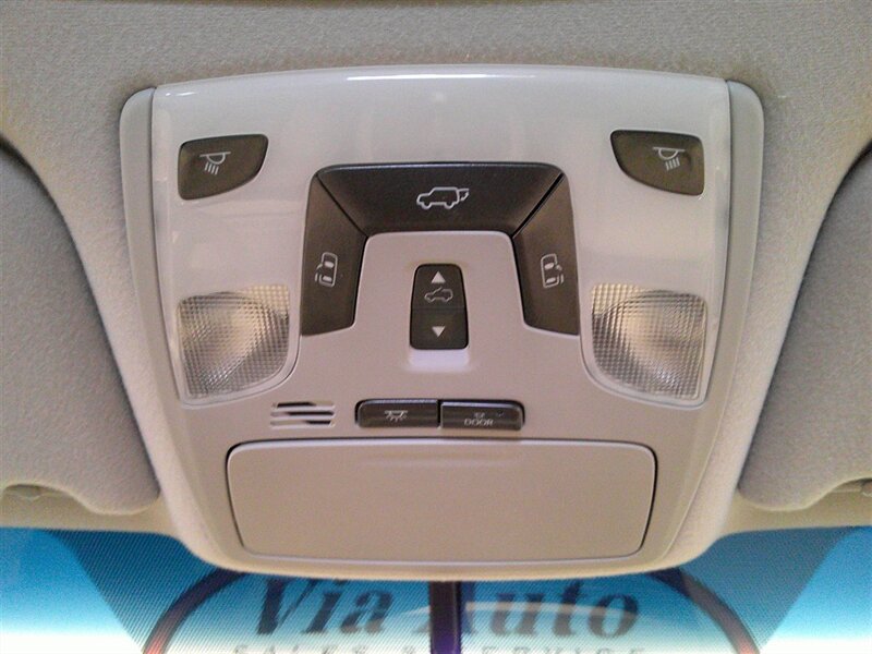 2014 Toyota Sienna XLE 7-Passenger Auto   - Photo 20 - Spencerport, NY 14559