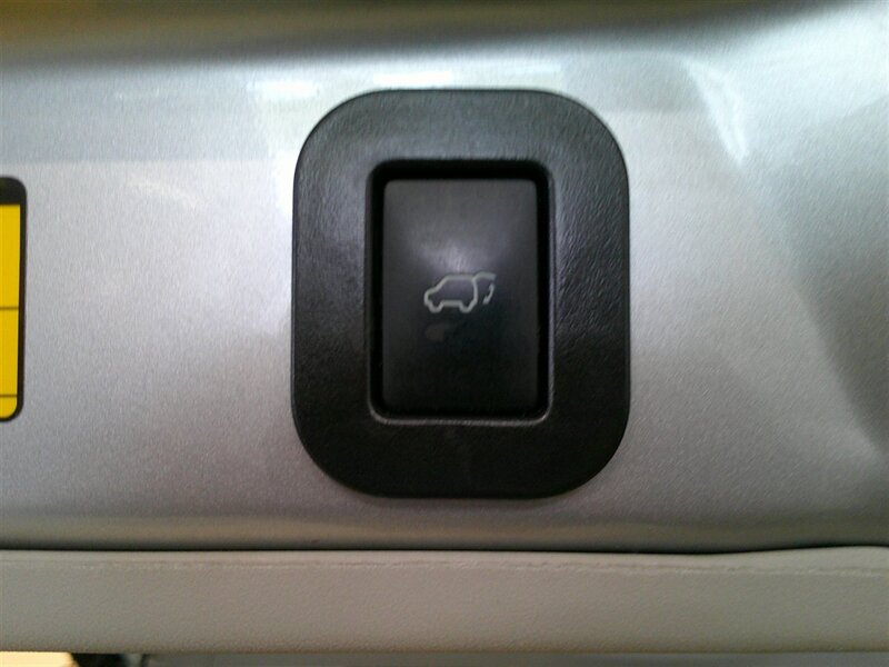 2014 Toyota Sienna XLE 7-Passenger Auto   - Photo 21 - Spencerport, NY 14559