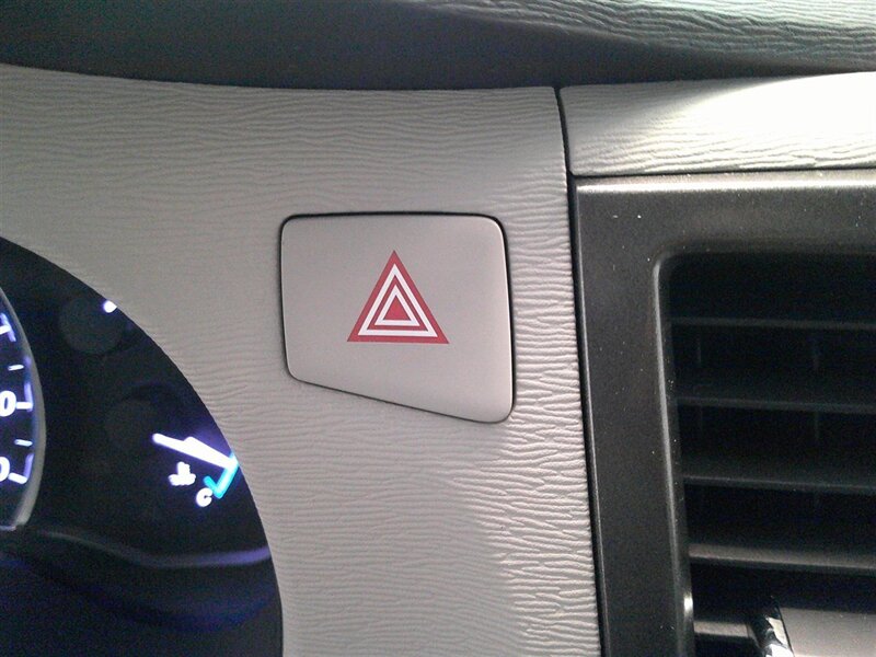 2014 Toyota Sienna XLE 7-Passenger Auto   - Photo 16 - Spencerport, NY 14559