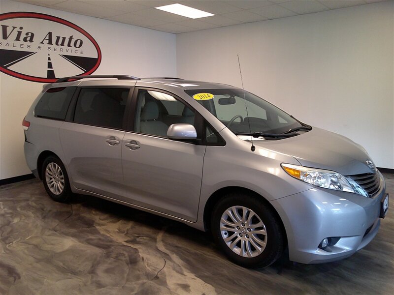 2014 Toyota Sienna XLE 7-Passenger Auto   - Photo 4 - Spencerport, NY 14559