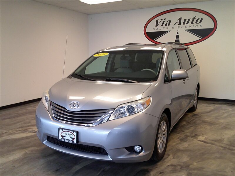 2014 Toyota Sienna XLE 7-Passenger Auto   - Photo 7 - Spencerport, NY 14559