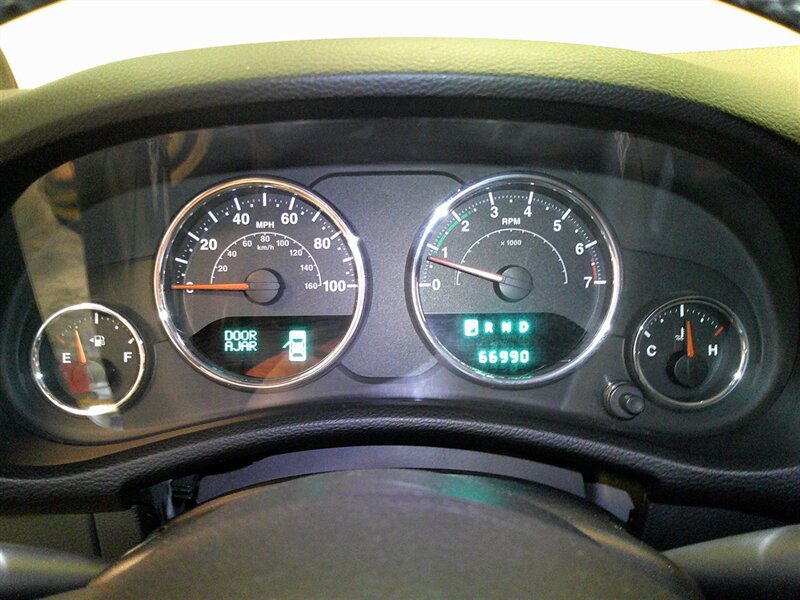 2012 Jeep Wrangler Sport   - Photo 11 - Spencerport, NY 14559