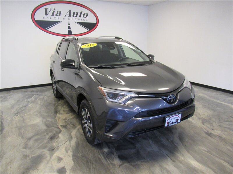 2018 Toyota RAV4 LE - Photo 1 - Spencerport, NY 14559