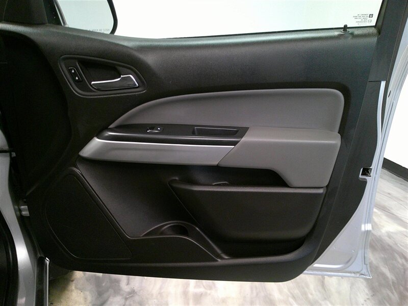 2015 Chevrolet Colorado LT - Photo 35 - Spencerport, NY 14559