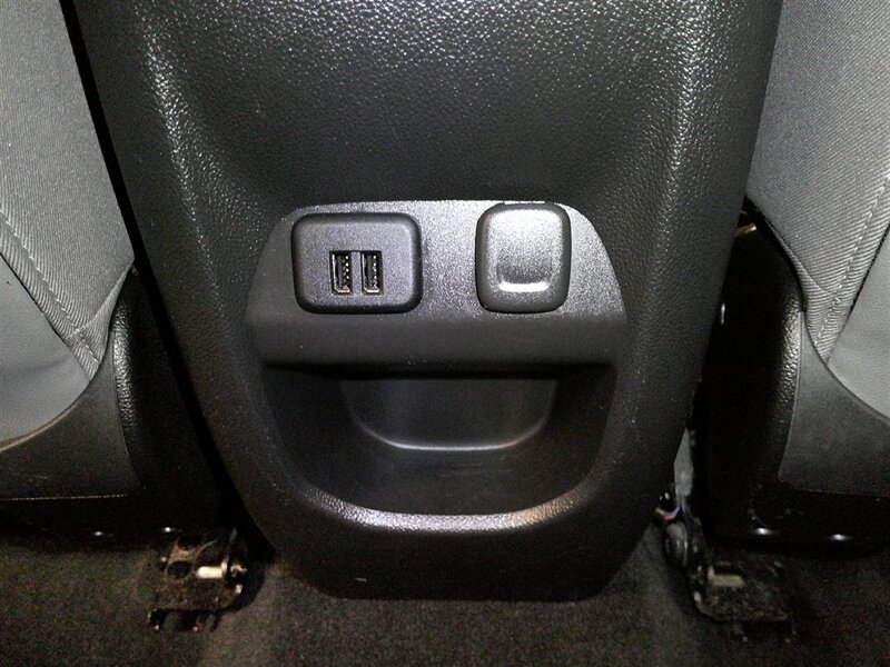 2015 Chevrolet Colorado LT - Photo 31 - Spencerport, NY 14559