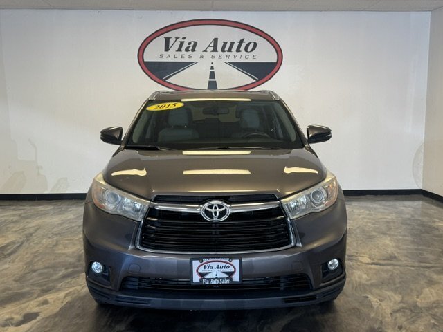 2015 Toyota Highlander XLE - Photo 4 - Spencerport, NY 14559