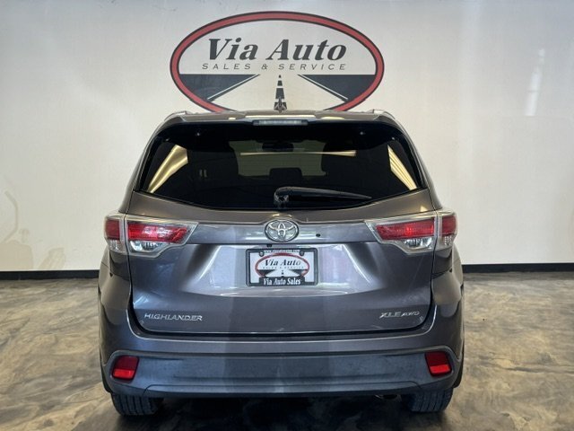 2015 Toyota Highlander XLE - Photo 7 - Spencerport, NY 14559